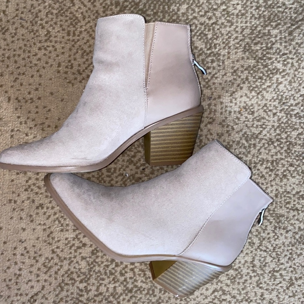 Heel boots